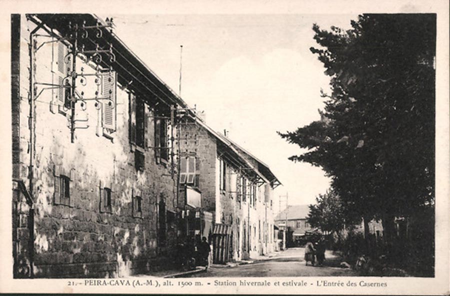 Ligne Maginot - PEIRA CAVA - CASERNE CRENANT (SOUS-SECTEUR AUTHION - 46° DBCA) - (Camp de sureté) - L'entrée de la caserne - Inconnu
