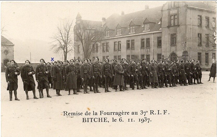 Ligne Maginot - CASERNE TEYSSIER - 37°RIF - (Camp de sureté) - remise de la fourragère au 37° Régiment d'Infanterie de Forteresse me 6 novembre 1937 - Inconnu