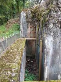 Ligne Maginot - BAMBESCH - A35 - (Ouvrage d'infanterie) - Bloc 2
Fossé diamant au niveau de l'entrée