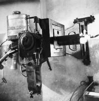 Ligne Maginot - ANZELING - A25 - (Ouvrage d'artillerie) - Jumelage de mitrailleuses Reibel MAC 31
Noter le pulvérisateur Vermorel utilisé pour le refroidissement des armes.
Photo prise en 1940