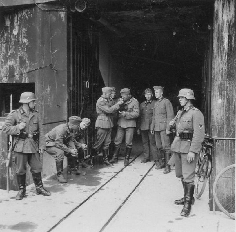 Ligne Maginot - ANZELING - A25 - (Ouvrage d'artillerie) - Entrée munitions 
Photo prise en 1940 - Inconnu