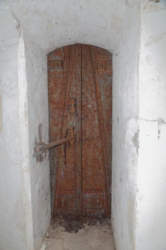 Ligne Maginot - HEITEREN (PC II/28° RIF) - (PC de Quartier) - Une des deux portes donnant accès au parapet d'infanterie depuis la caponnière - Les Gardiens du Rhin