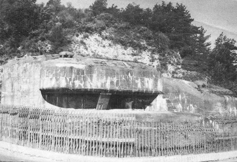 Ligne Maginot - SAINT ROCH (SHR) - (Ouvrage d'artillerie) - Bloc 4
Vue extérieur du bloc - Inconnu