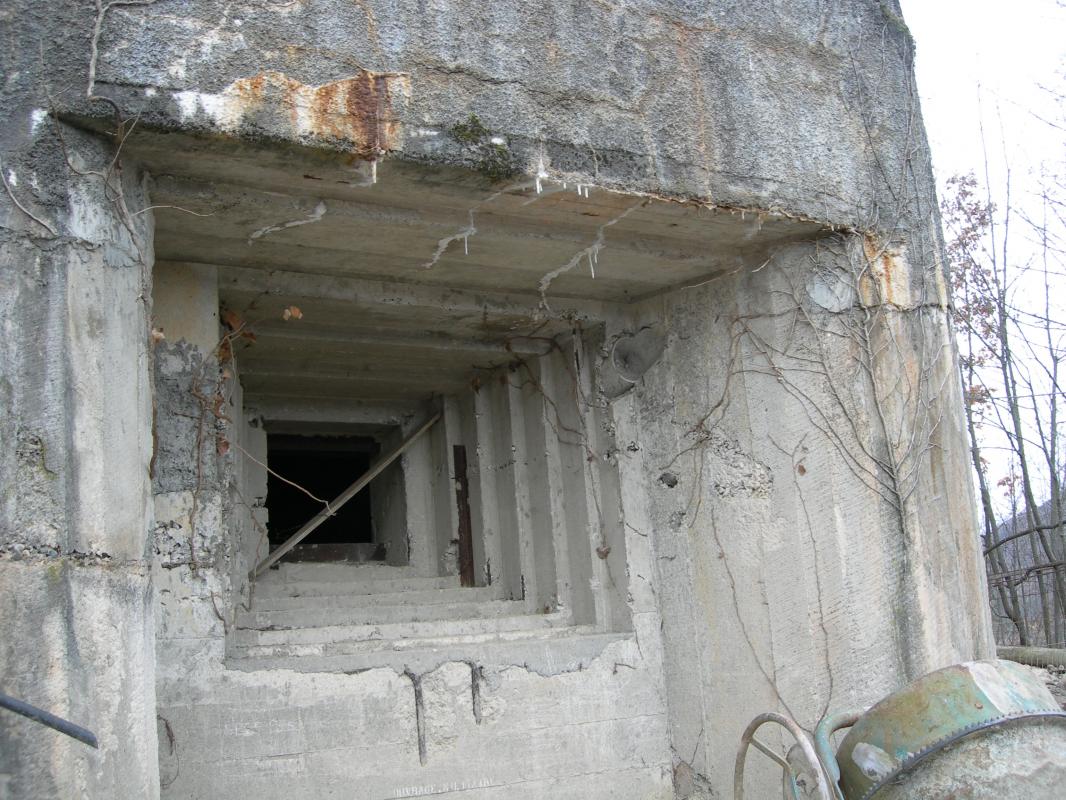 Ligne Maginot - O34 - BOLLENE EST - (Casemate d'infanterie - Simple) -  -  ELLENA-CUNY