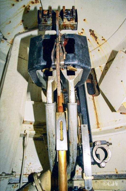 Ligne Maginot - GALGENBERG - A15 - (Ouvrage d'artillerie) - Bloc 3
Tourelle de mitrailleuses
La chambre de tir avec le support du jumelage - Lia VERMEULEN