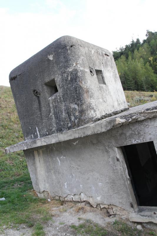 Ligne Maginot - RIEUX ROUX 1 - MAISON PENCHEE - (Casernement) - Etat en 2014 - JOLAS, Jean-Michel