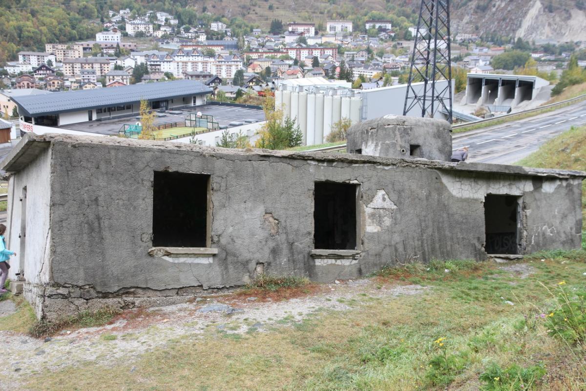 Ligne Maginot - RIEUX ROUX 1 - MAISON PENCHEE - (Casernement) -  - JOLAS, Jean-Michel