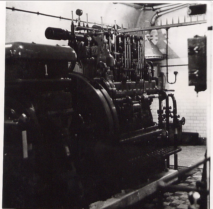 Ligne Maginot - WELSCHHOF - (Ouvrage d'infanterie) - L'un des groupes électrogène à moteur SMIM type 3SR19 délivrant 75 CV de l'usine électrique - Inconnu 