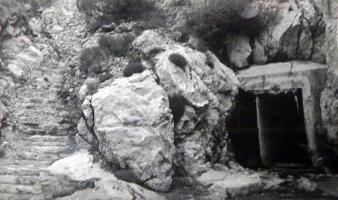 Ligne Maginot - LA PENA (PE) - (Ouvrage d'infanterie) - Entrée et escalier d'accès aux dessus
Photo italienne