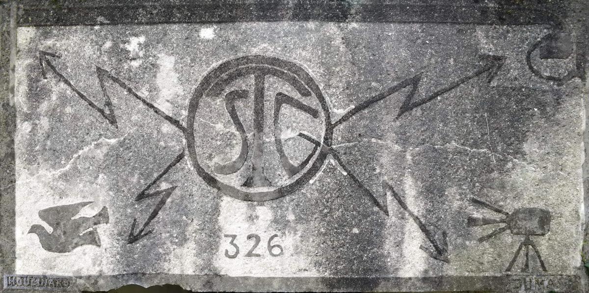 Ligne Maginot - HERRENFELD (II/34°RIF ) - (PC de Quartier) - Abri 6
Mise en évidence des inscriptions du cartouche du 326 ? - D. Froehly
