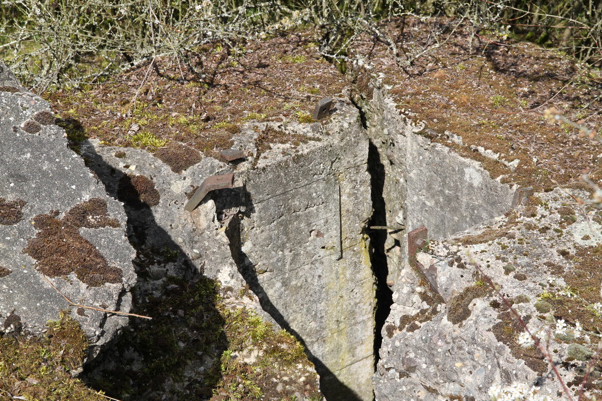 Ligne Maginot - AC3B - MC15  - BIDING NORD - (Casemate d'artillerie) - Emplacement de la guérite observatoire - Alain Perouffe