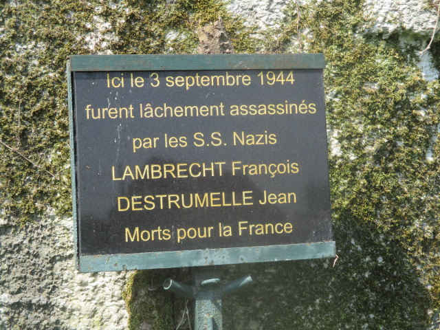 Ligne Maginot - B585 - RIEZ DE L'ERELLE - (Blockhaus pour canon) - Plaque commémorative implantée devant le blockhaus. - Smardz Félix