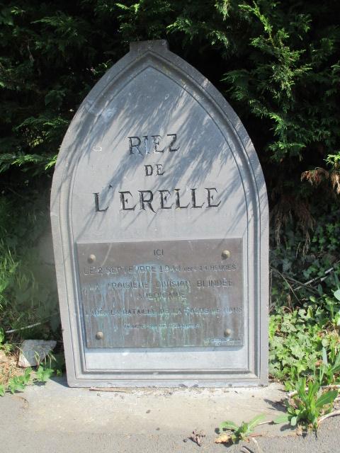 Ligne Maginot - B585 - RIEZ DE L'ERELLE - (Blockhaus pour canon) - Mémorial situé à proximité d'un oratoire de la rue Riez de l'Erelle. - Smardz Félix