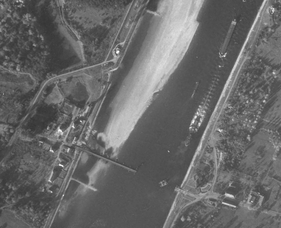 Ligne Maginot - PONT DE SELTZ - (Casemate d'infanterie - Double) - Vue aérienne de 1947 - IGN - Géoportail 1947