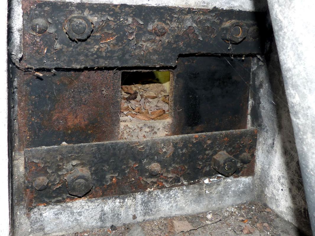 Ligne Maginot - BOIS DE RITTERSHOFFEN 6 - (Casemate d'infanterie - Simple) - Créneau FM de la caponnière - JMBrams