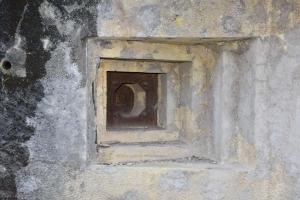 Ligne Maginot - GALGENBERG - A15 - (Ouvrage d'artillerie) - Entrée des hommes
Créneau FM de gauche