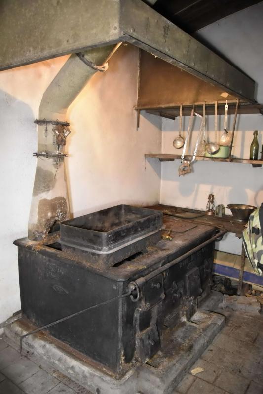 Ligne Maginot - BOIS DE CATTENOM - X14 - (Abri) - La cuisine
Cuisinière à charbon François-Vaillant - D.Froehly