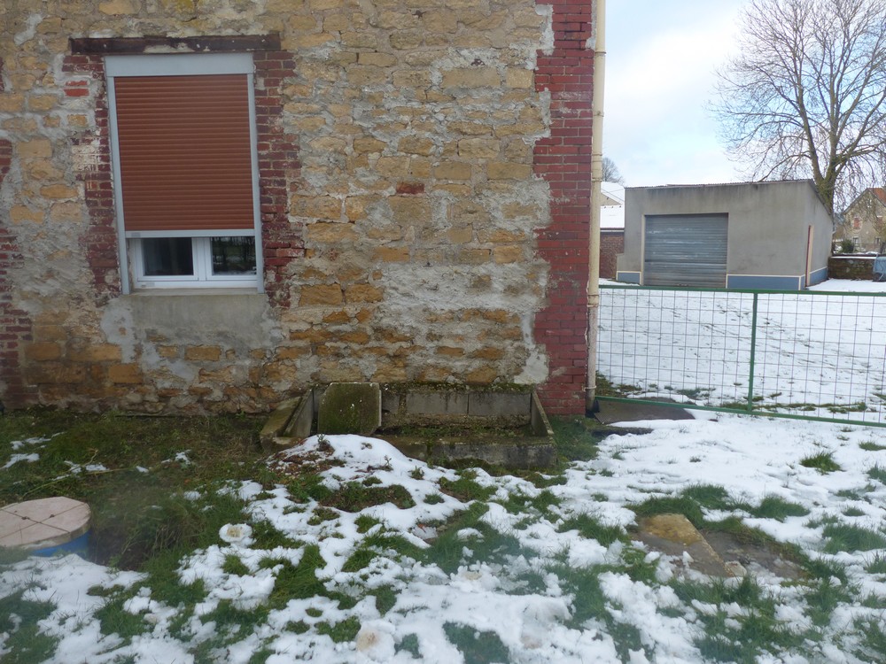 Ligne Maginot - VILLY 5 - FERME BODSON - (Blockhaus pour arme infanterie) - Un des deux créneaux flanquant vers l'ouvrage de La Ferté . - David HARMAND