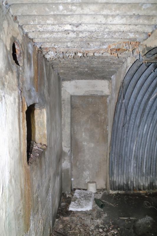 Ligne Maginot - GERSTHEIM 2 (TêTE DE PONT DE ) - (Abri) - L'entrée sud bouchée vue de l'intérieur - Les Gardiens du Rhin