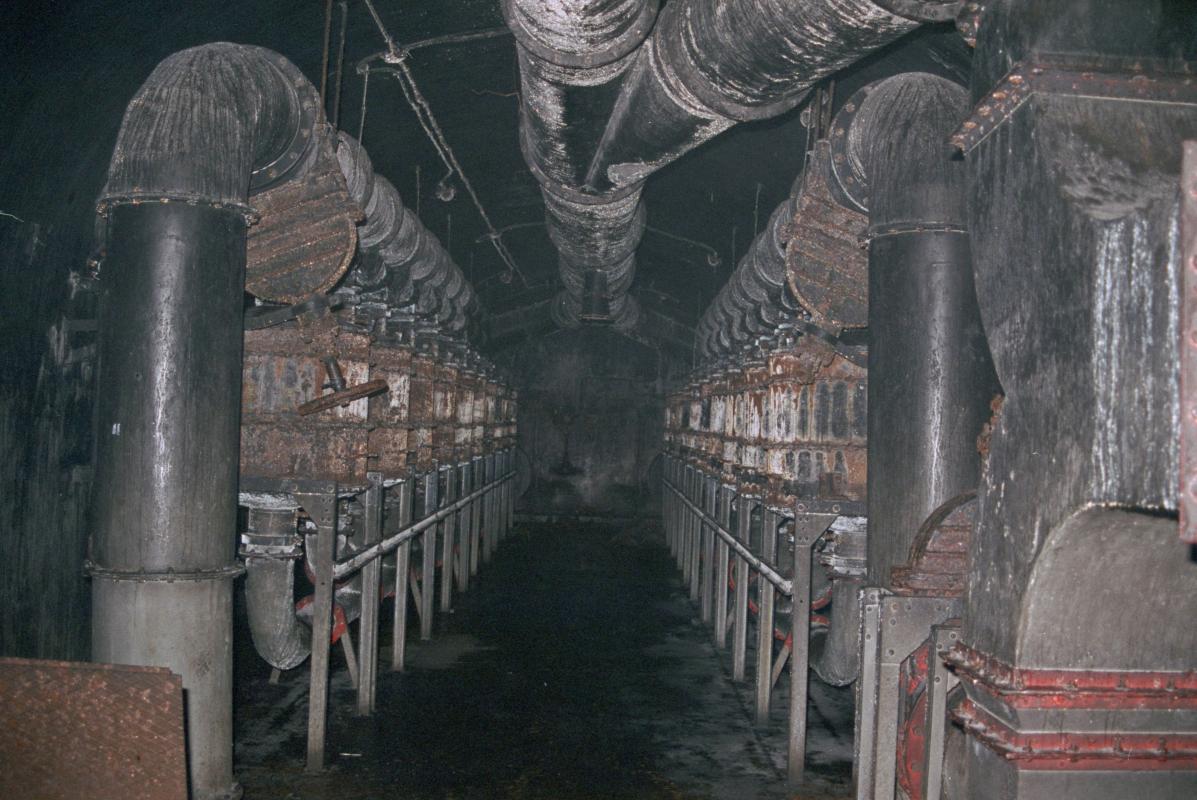 Ligne Maginot - MONTE GROSSO (MG) - E02 - (Ouvrage d'artillerie) - Station principale de ventilation après dévastation des câbles cuivrées - Michal Prasil