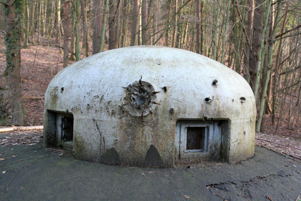 Ligne Maginot - NAGELSTHAL - (Blockhaus pour arme infanterie) - Impacts sur la cloche GFM - B.HENRICH