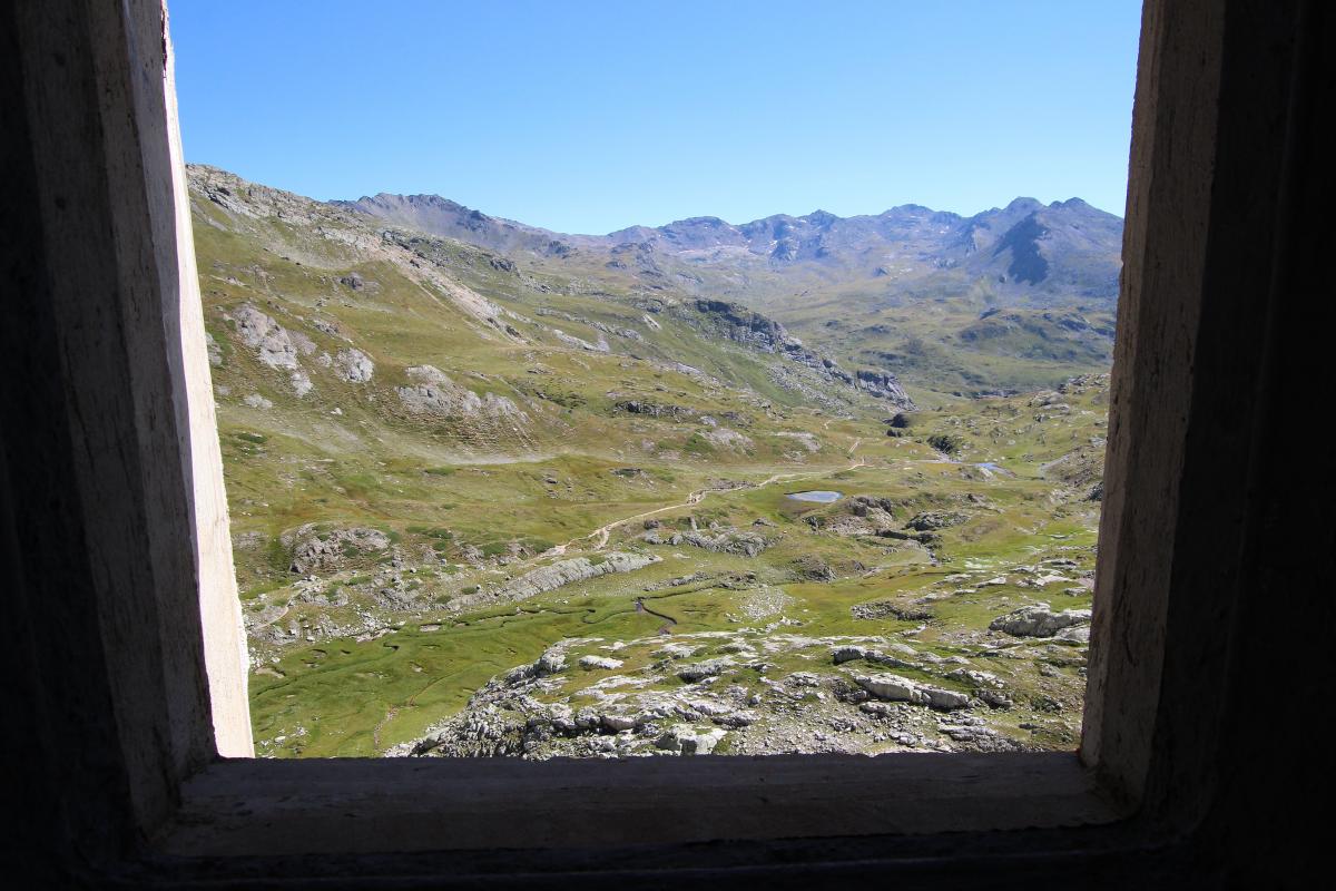Ligne Maginot - LES ROCHILLES - (Ouvrage d'infanterie) - La vue sur la Clarée depuis l'un des blocs de combat. - Tom Combal