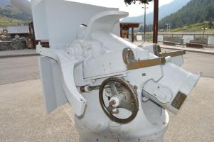 Ligne Maginot - MONTGENEVRE COL - CANON DE 95 DE CôTE POUR BLOC 8 DU JANUS - (Divers) - Canon de 95mm de côte semblable à ceux du  bloc 8 du JANUS visible au col du Montgenèvre
Seul le bouclier provient de l'ouvrage