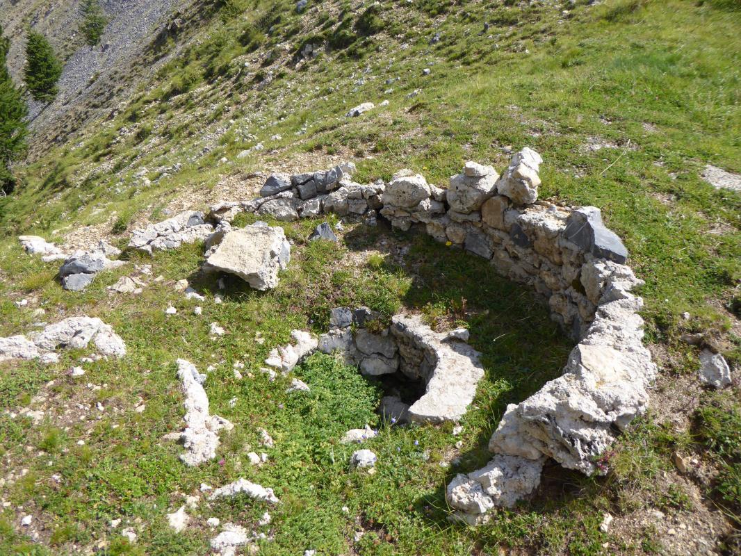 Ligne Maginot - MONT GRAVIERES OUEST - (Abri) - Cuve à proximité - ELLENA - CUNY