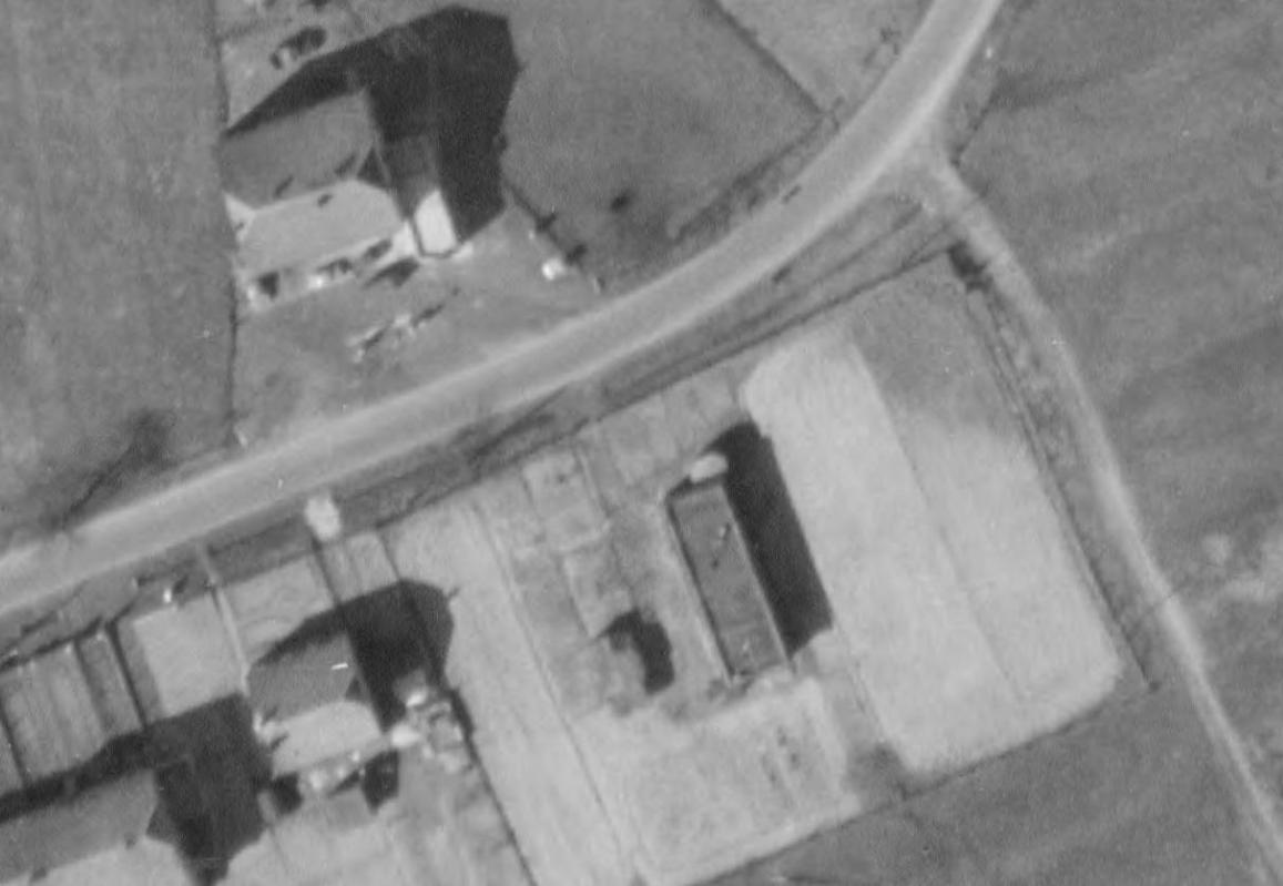 Ligne Maginot - HAM SOUS VARSBERG - (Poste GRM - Maison Forte) - La maison forte est bien visible, avec son blockhaus à l'angle Nord-Est. - IGN - Géoportail 1955