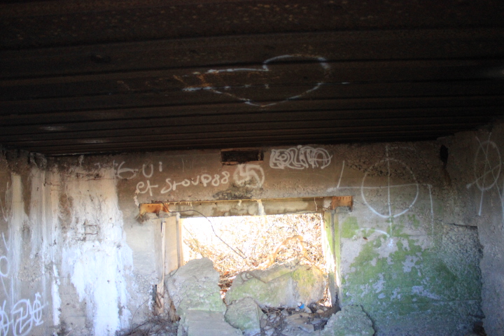 Ligne Maginot - BIDING EST 1 - (Blockhaus de type indeterminé) - L'intérieur       - jin jac