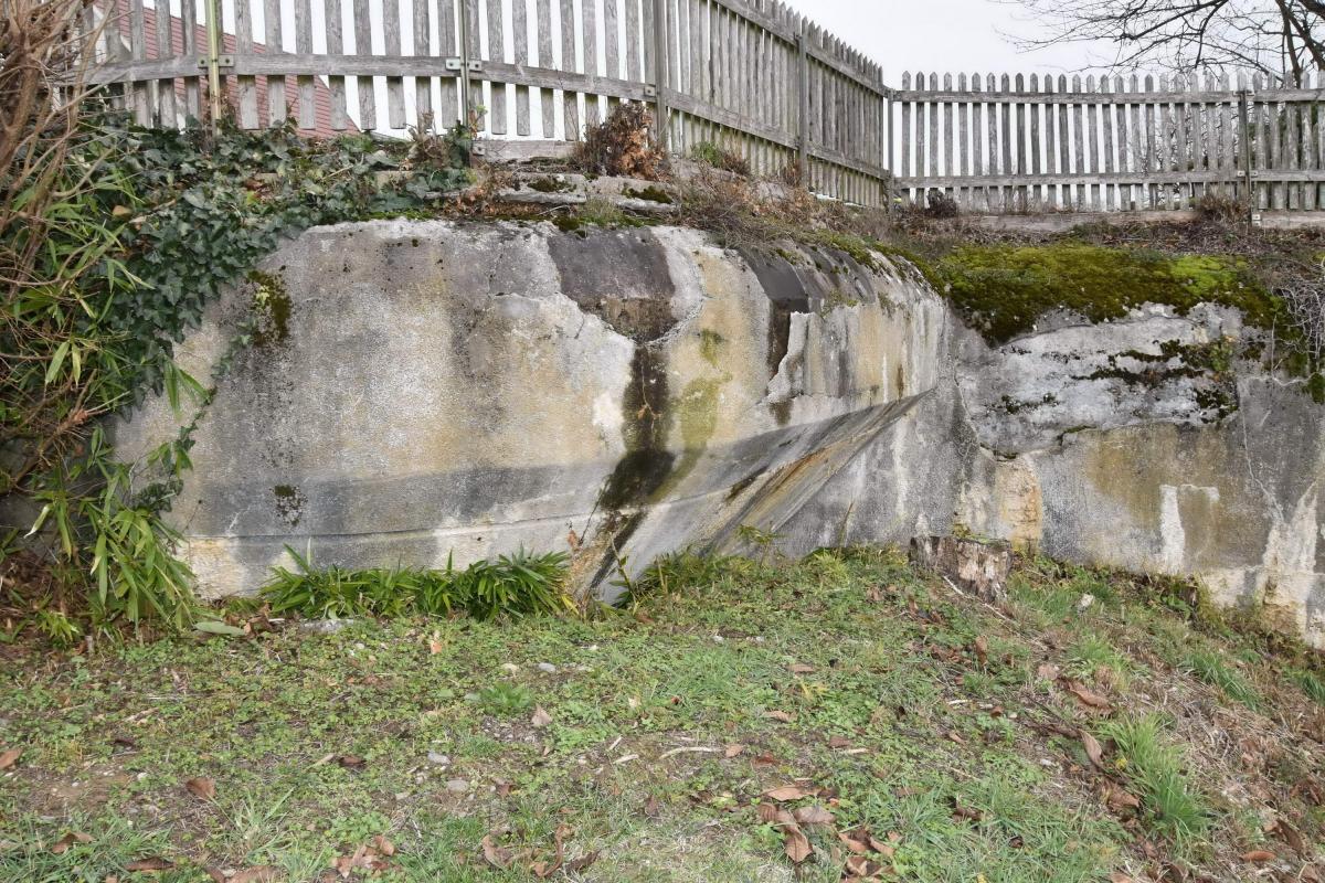 Ligne Maginot - 80 - UFFHEIM NORD OUEST - (Casemate d'artillerie) - Vue de la visière Est émergent du sol - Daniel Froehly