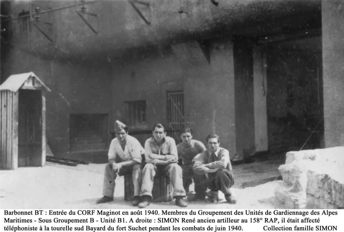Ligne Maginot - BARBONNET (BT) - (Ouvrage d'artillerie) - Bloc 1
Entrée mixte de l'ouvrage en août 1940
Membres du Groupement des Unités de Gardiennage des Alpes Maritimes - Sous Groupement B - Unité B1.
Voir dans les documents le témoignage de René SIMON. - Inconnu