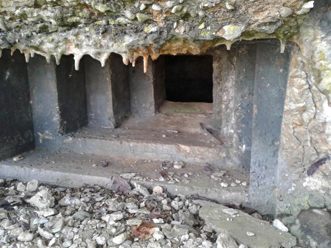 Ligne Maginot - 21TER - LE HA - (Blockhaus pour canon) -   Créneau frontal pour mitrailleuse - F-THOMASSIN
