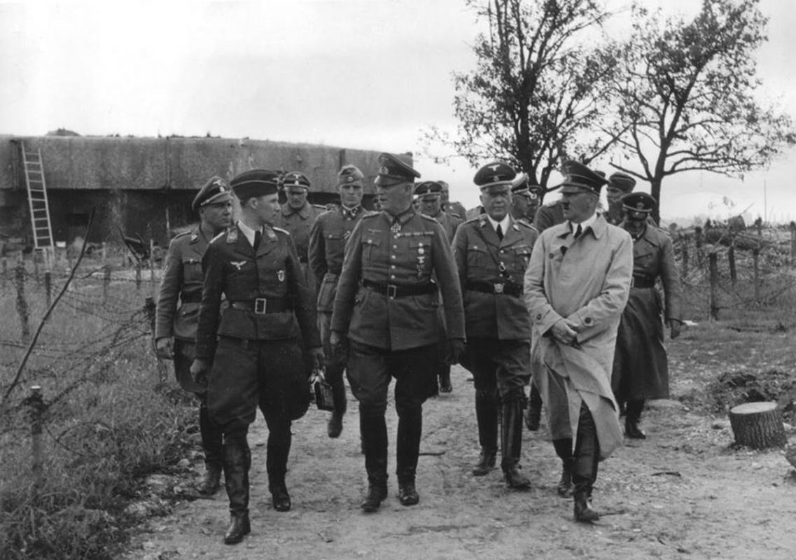 Ligne Maginot - 35/3 - MARCKOLSHEIM SUD - (Casemate d'infanterie - Double) -  Visite de la casemate 35/3 par Hitler et des officiers allemands - Inconnu