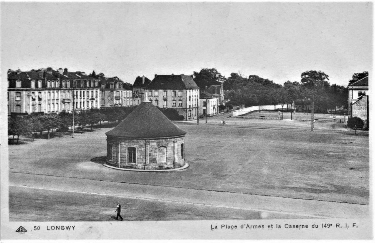 Ligne Maginot - LONGUYON - CASERNE ORDENER (149° RIF) - (Camp de sureté) - La place d'armes - CAP - Cartes postales