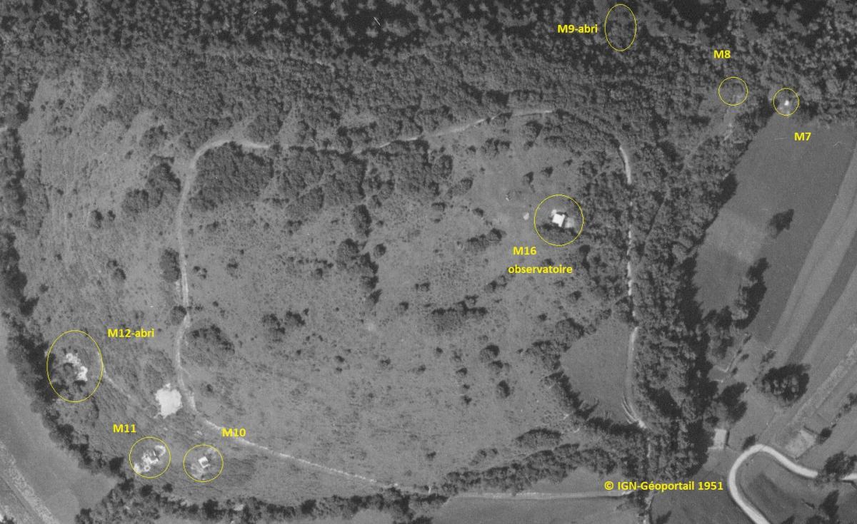 Ligne Maginot - M7 - LAJOUX 1 - HS137 - (Blockhaus pour arme infanterie) - Photo aérienne de 1951 du PA nord de Lajoux (Mt Chalon) - IGN - Géoportail 1951