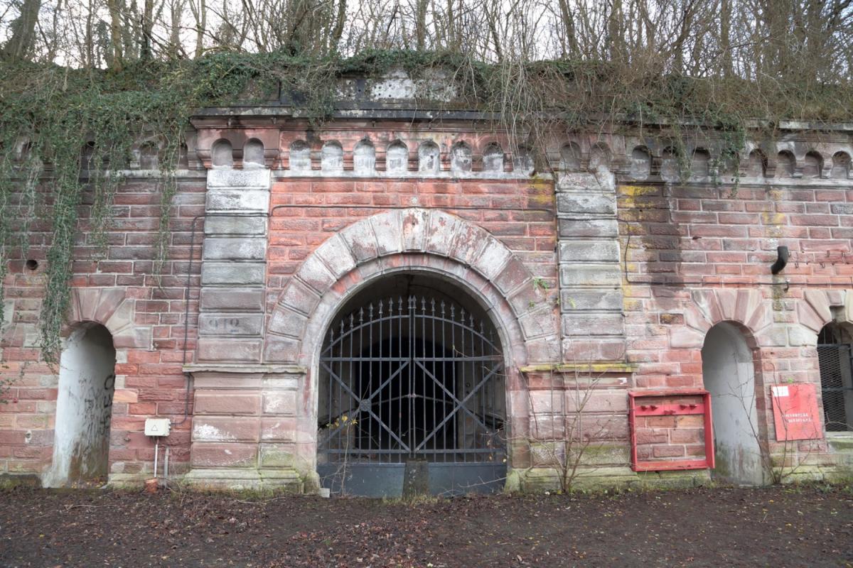Ligne Maginot - FORT HOCHE - (Casernement) - L'entrée - A. SCHOEN