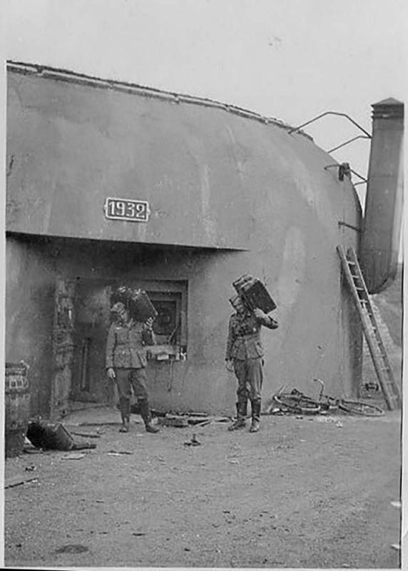Ligne Maginot - PETIT REDERCHING - (Abri) - Coffre droit - Inconnu