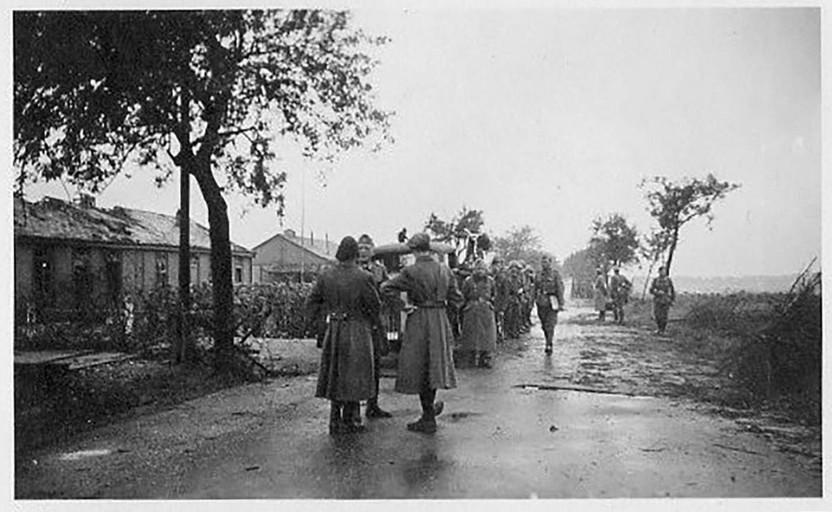 Ligne Maginot - MOTTENBERG - (Casernement) - Arrivée du IR 315 au niveau du casernement de l'ouvrage. - Inconnu