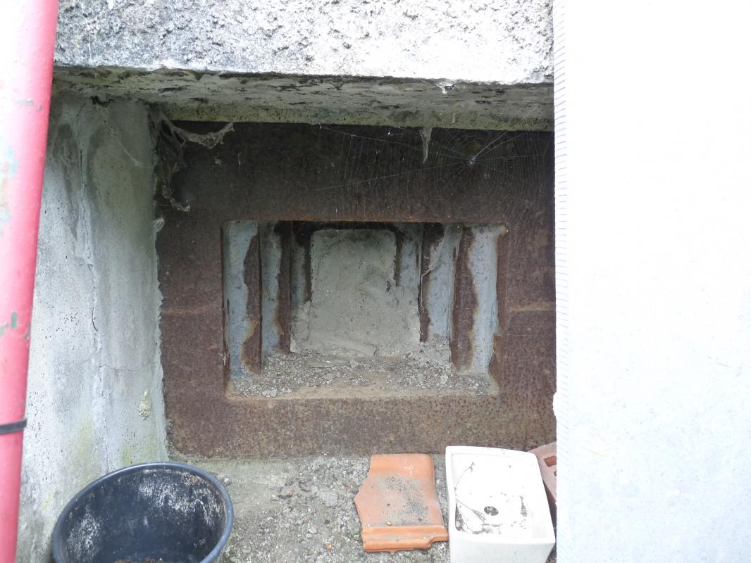 Ligne Maginot - B451 - CIMETIÈRE D'ONNAING (PDS) - (Abri actif) - Quasi invisible...... - Sylvie Laure LAMBERT