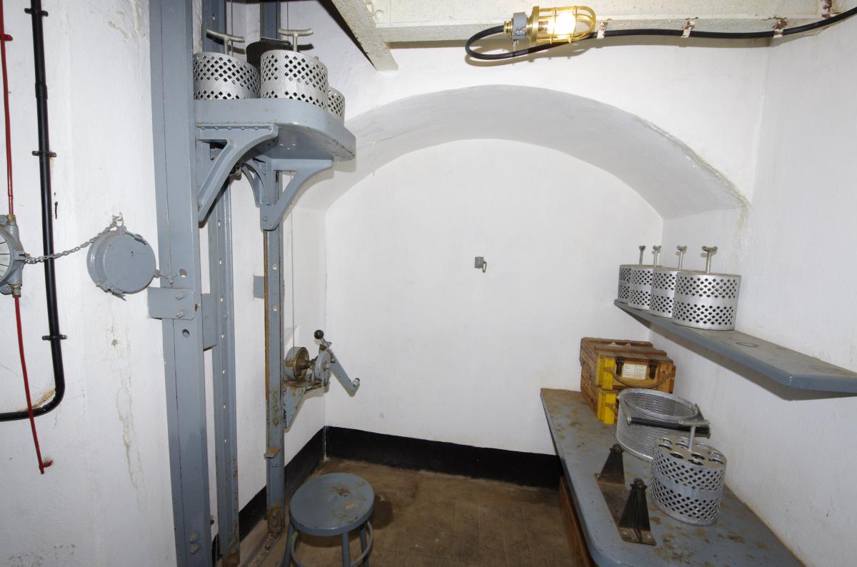 Ligne Maginot - ROHRBACH - FORT CASSO - (Ouvrage d'infanterie) - Bloc 1
Tourelle 2 AM (niveau inférieur, alvéole de préparation des casiers à obus de 25 & monte-charge) - AURET Vincent