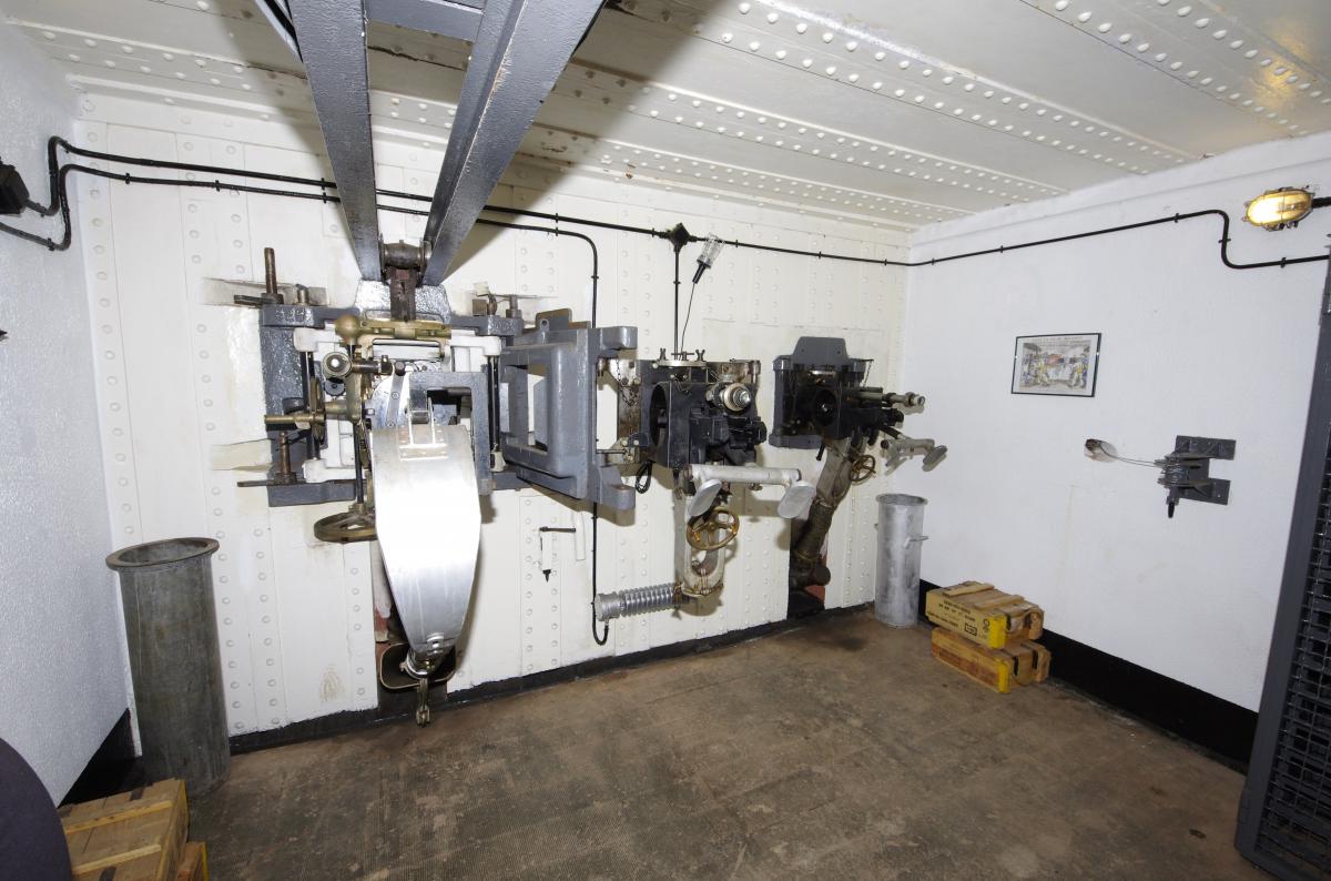 Ligne Maginot - ROHRBACH - FORT CASSO - (Ouvrage d'infanterie) - Bloc 3
Chambre de tir de casemate (47 AC  & JM MAC31 dans l'autre embrasure) - AURET Vincent
