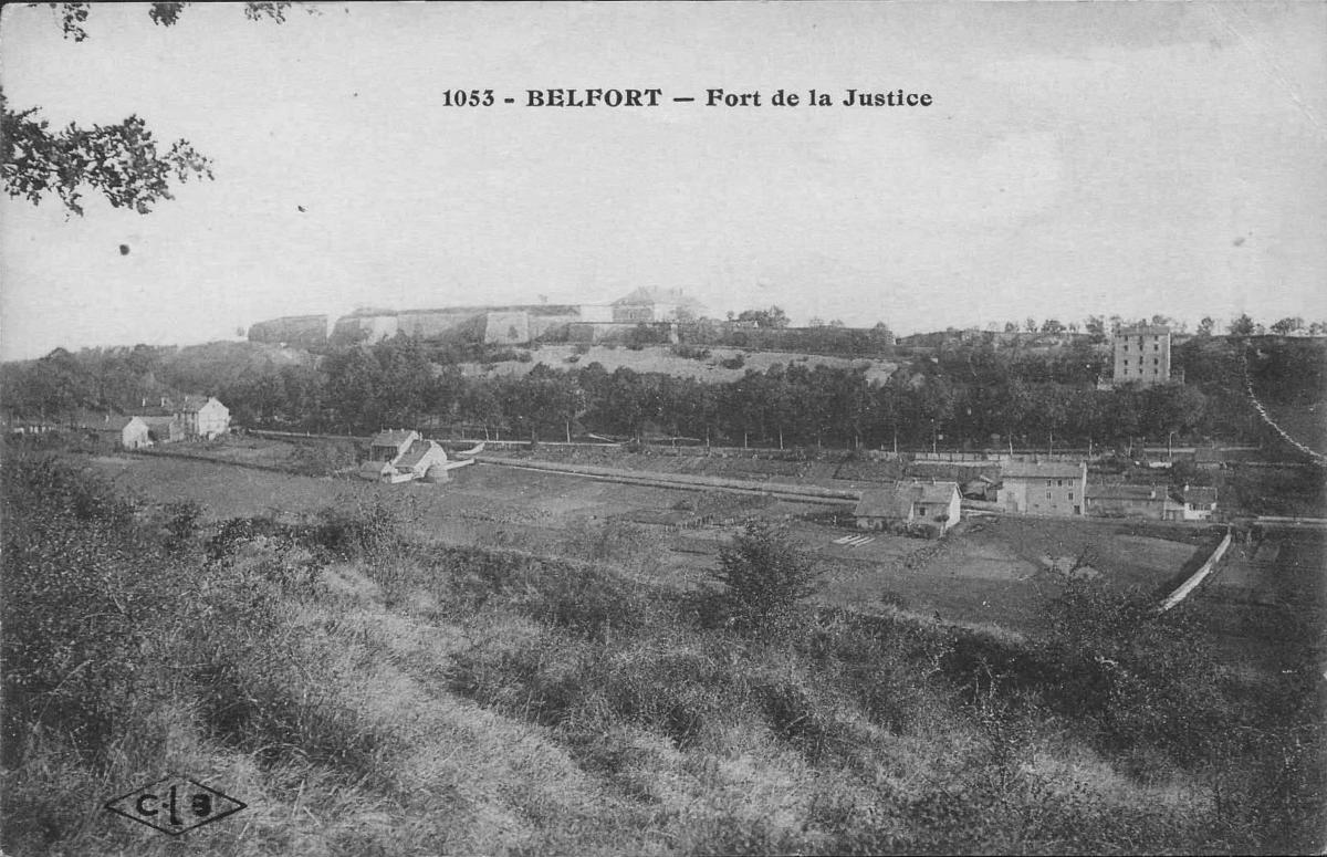 Ligne Maginot - FORT DE LA JUSTICE - RF BELFORT - (PC de Région Fortifiée) - Carte postale 
Vue d'ensemble du fort de la Justice à Belfort  - CLB