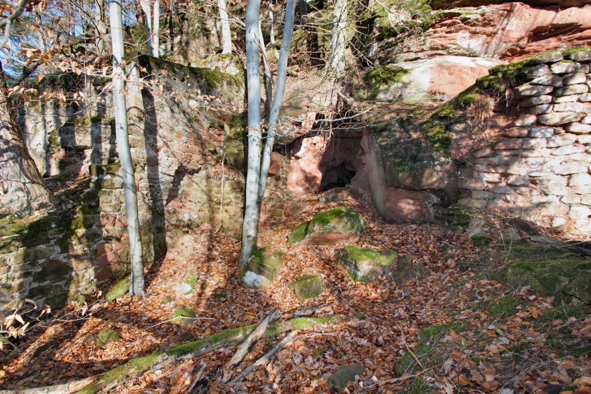 Ligne Maginot - PHILIPPSBOURG (154°RIF - 1/168°RAP) - (PC de Sous-Secteur) - Entrée est du PC et accès à la galerie de sureté                   - Antoine SCHOEN