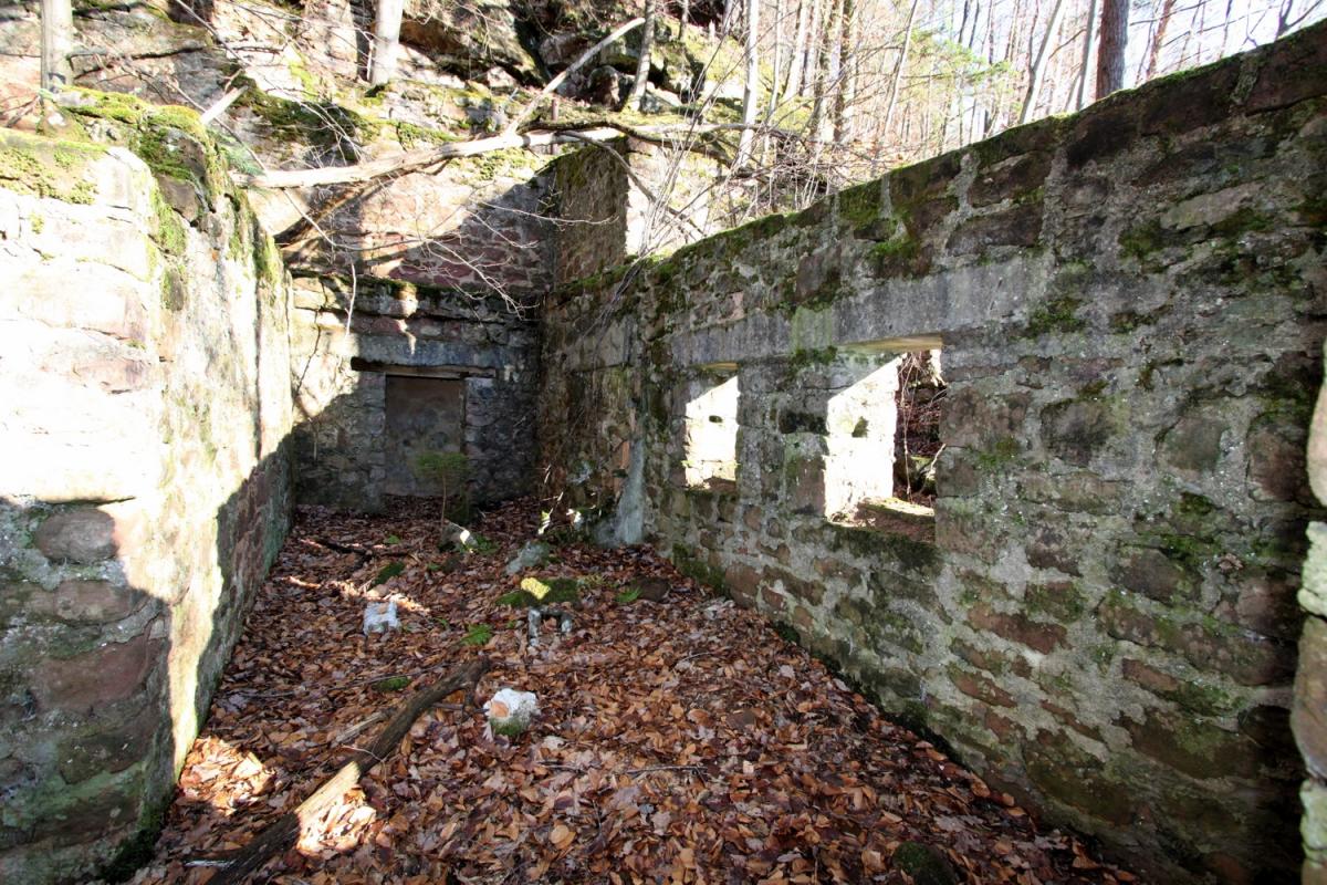 Ligne Maginot - PHILIPPSBOURG (154°RIF - 1/168°RAP) - (PC de Sous-Secteur) - Bâtiment extérieur                                      - Antoine SCHOEN