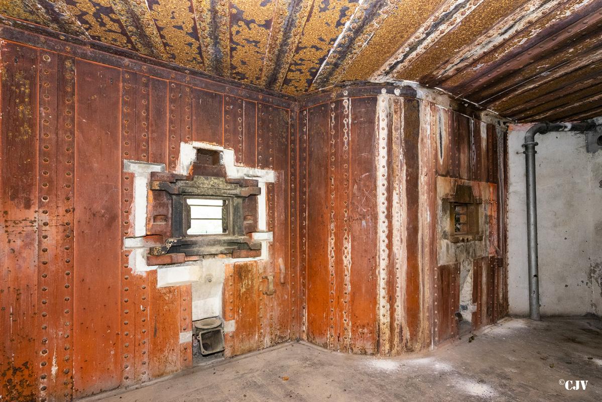 Ligne Maginot - ACHEN NORD - (Casemate d'infanterie) -  Chambre de tir Est - Lia VERMEULEN