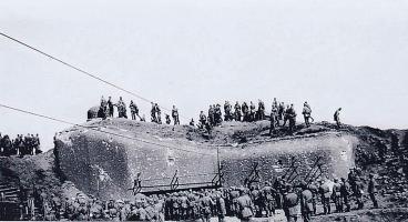 Ligne Maginot - LA FERTE - (Ouvrage d'infanterie) - Bloc 2
Reconstitution de sa prise pour la propagande allemande