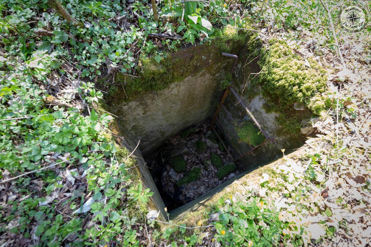 Ligne Maginot - 47L - (Chambre de coupure) - Le puits béant, la trappe a disparu - CALAND Thierry