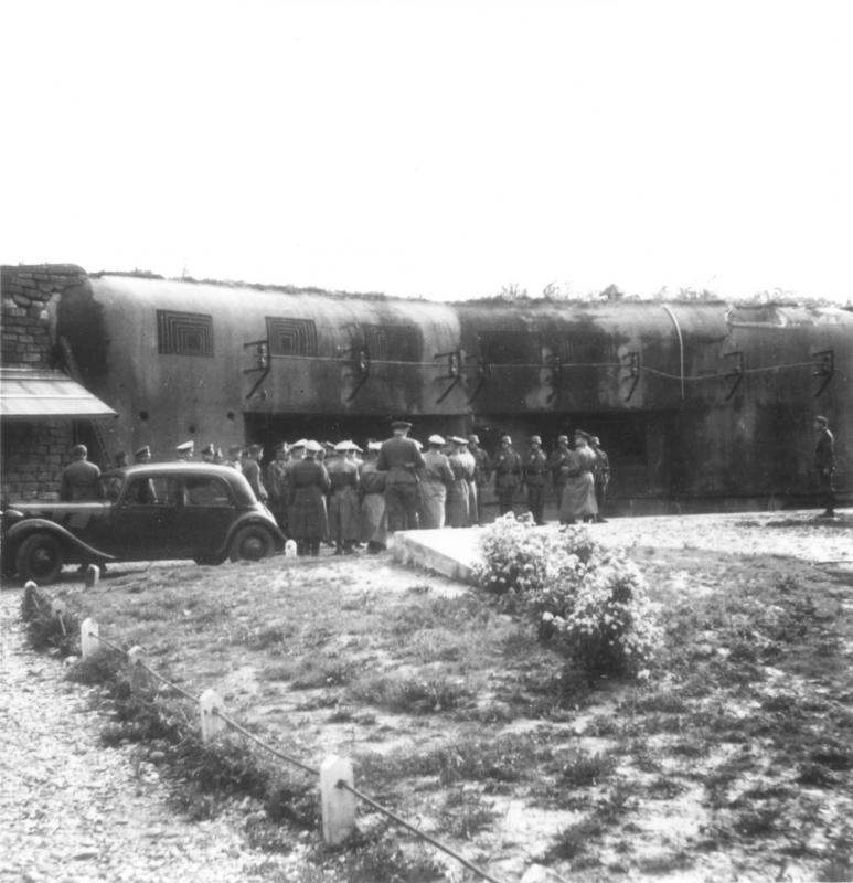 Ligne Maginot - SCHOENENBOURG - (Ouvrage d'artillerie) - L'entrée des hommes - Inconnu