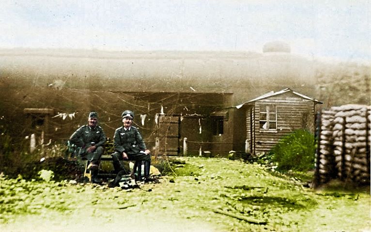 Ligne Maginot - ROUTE DU LUXEMBOURG - X9 - (Abri) - Photo légendée 'Près de Thionville, juillet 1940' - Inconnu
